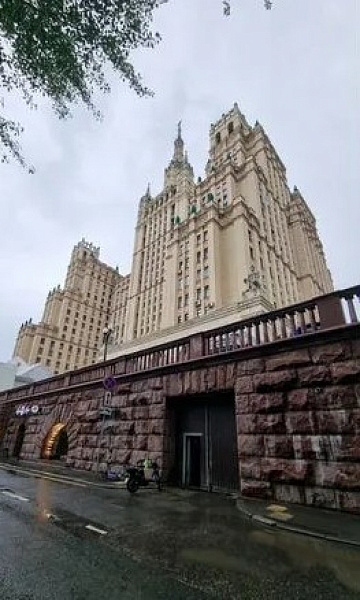 Продажа торгового помещения Жилое здание 