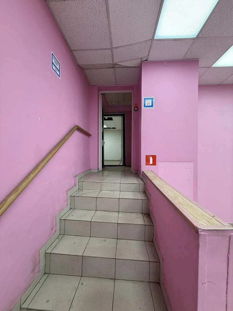Аренда торгового помещения Жилое здание 