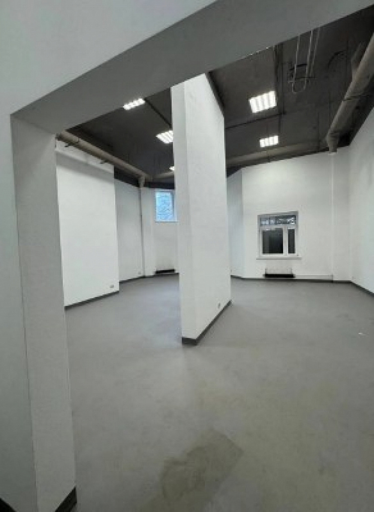 Аренда торгового помещения Жилое здание 