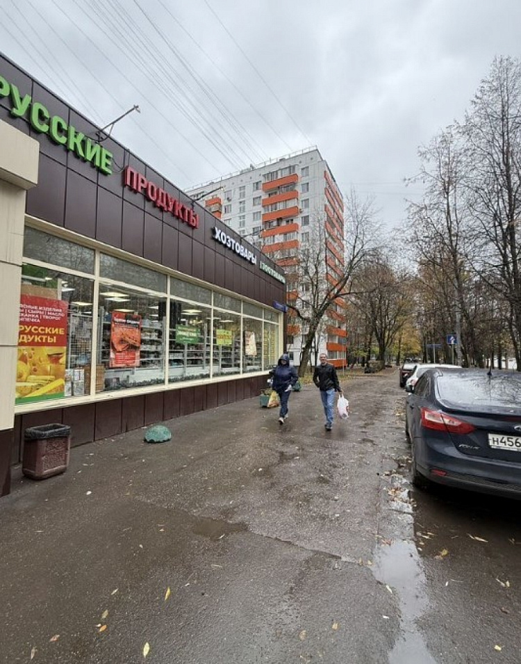 Аренда торгового помещения Жилое здание