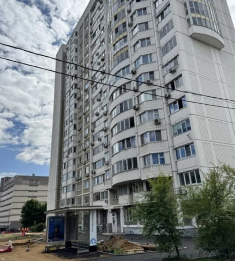 Продажа торгового помещения Жилое здание 