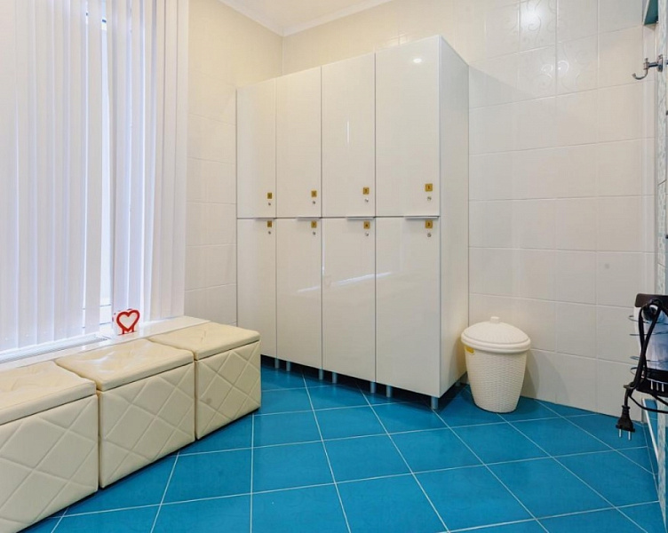 Продажа торгового помещения Жилое здание  