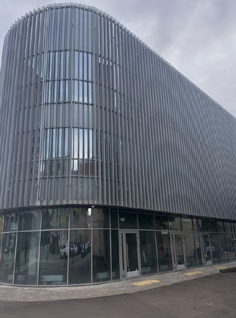 Аренда торгового помещения Деловой центр у метро