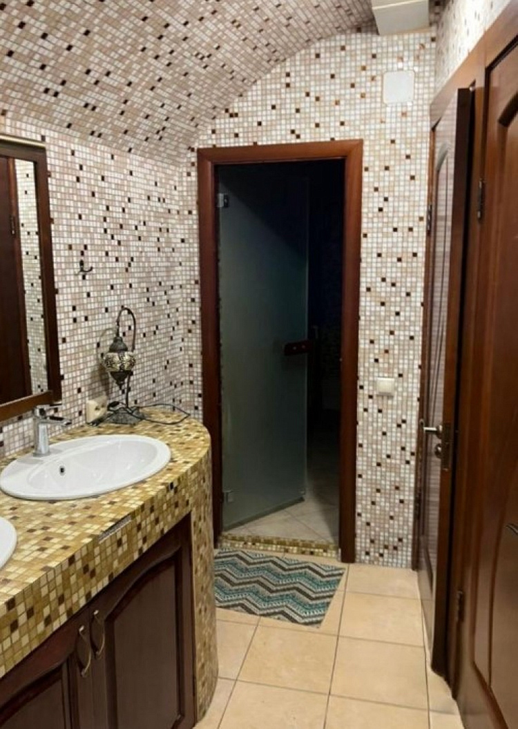 Аренда торгового помещения Бизнес-центр 