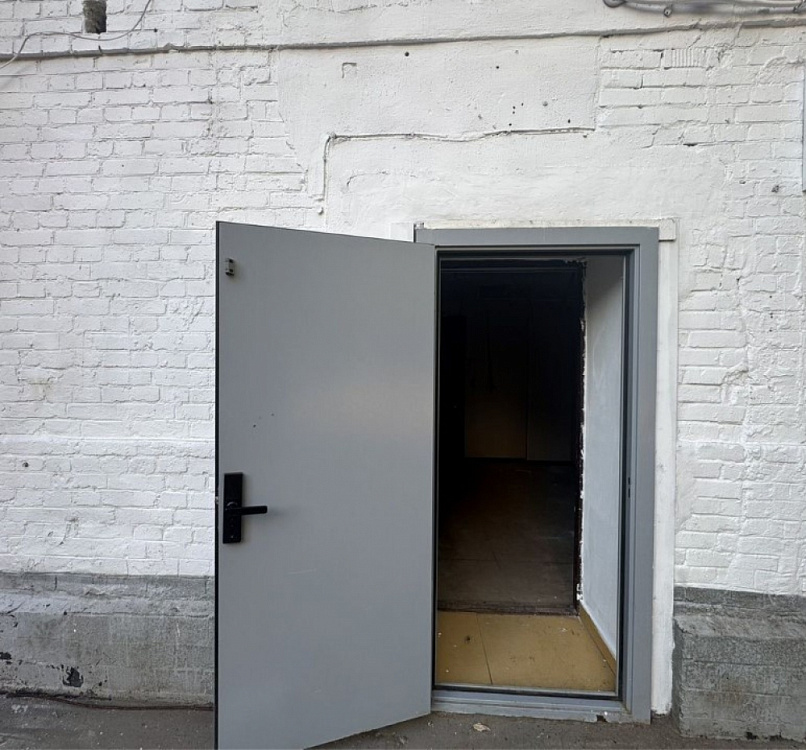 Продажа торгового помещения Жилое здание 