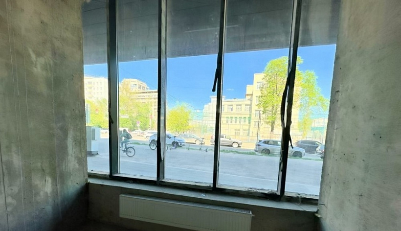 Продажа торгового помещения Жилое здание 