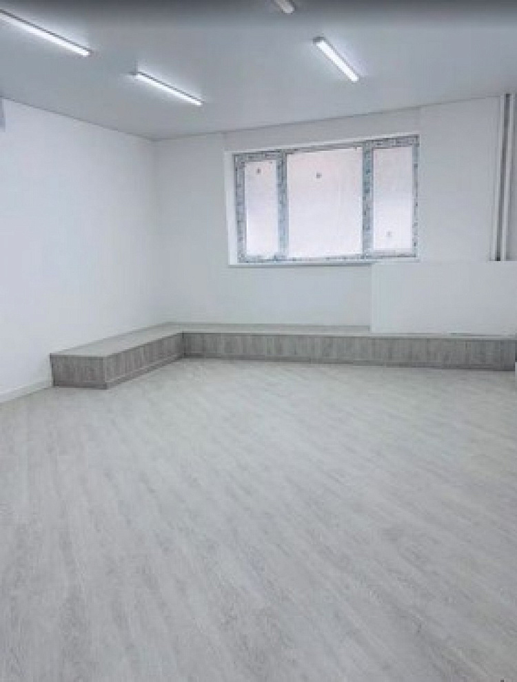 Аренда торгового помещения Жилое здание 