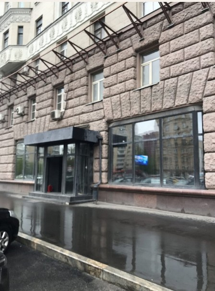 Аренда торгового помещения Жилое здание 