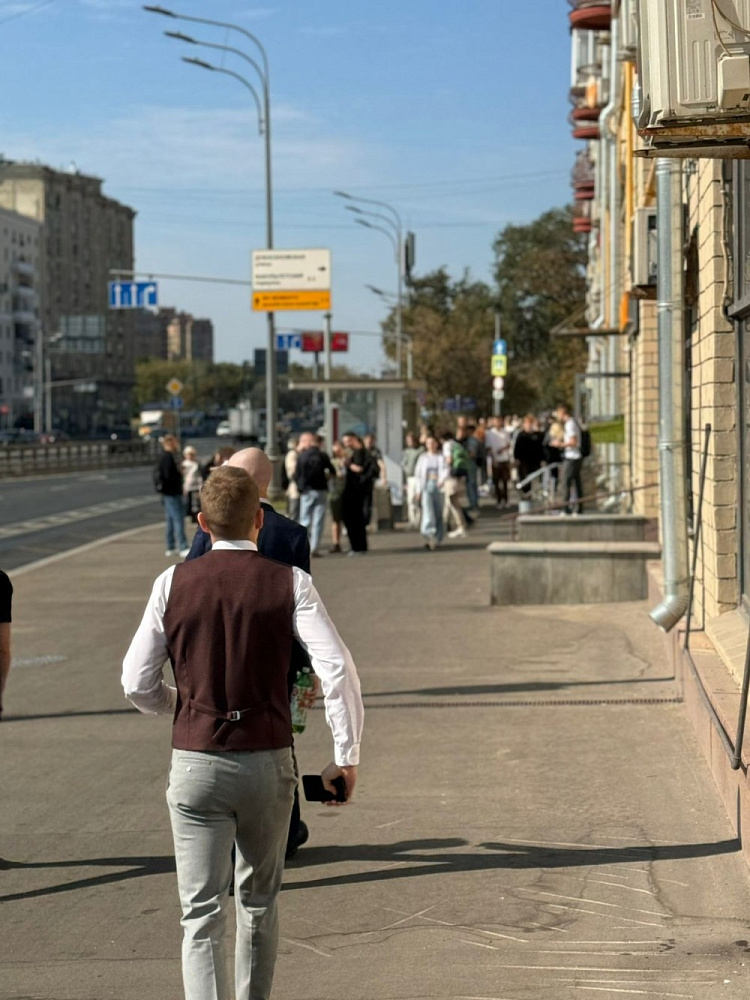 Аренда торгового помещения Жилое здание 