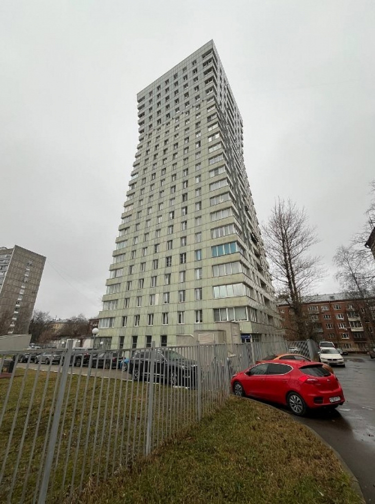 Продажа торгового помещения Жилое здание 