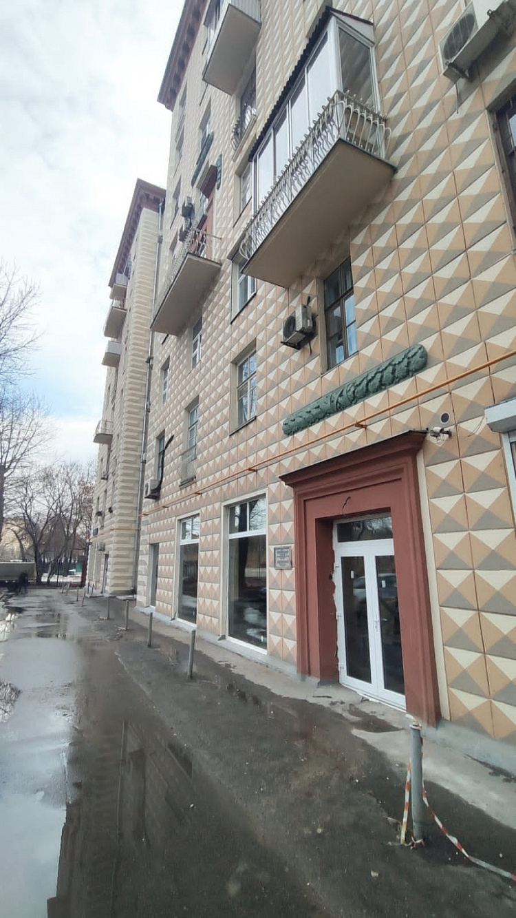 Аренда торгового помещения Жилое здание 