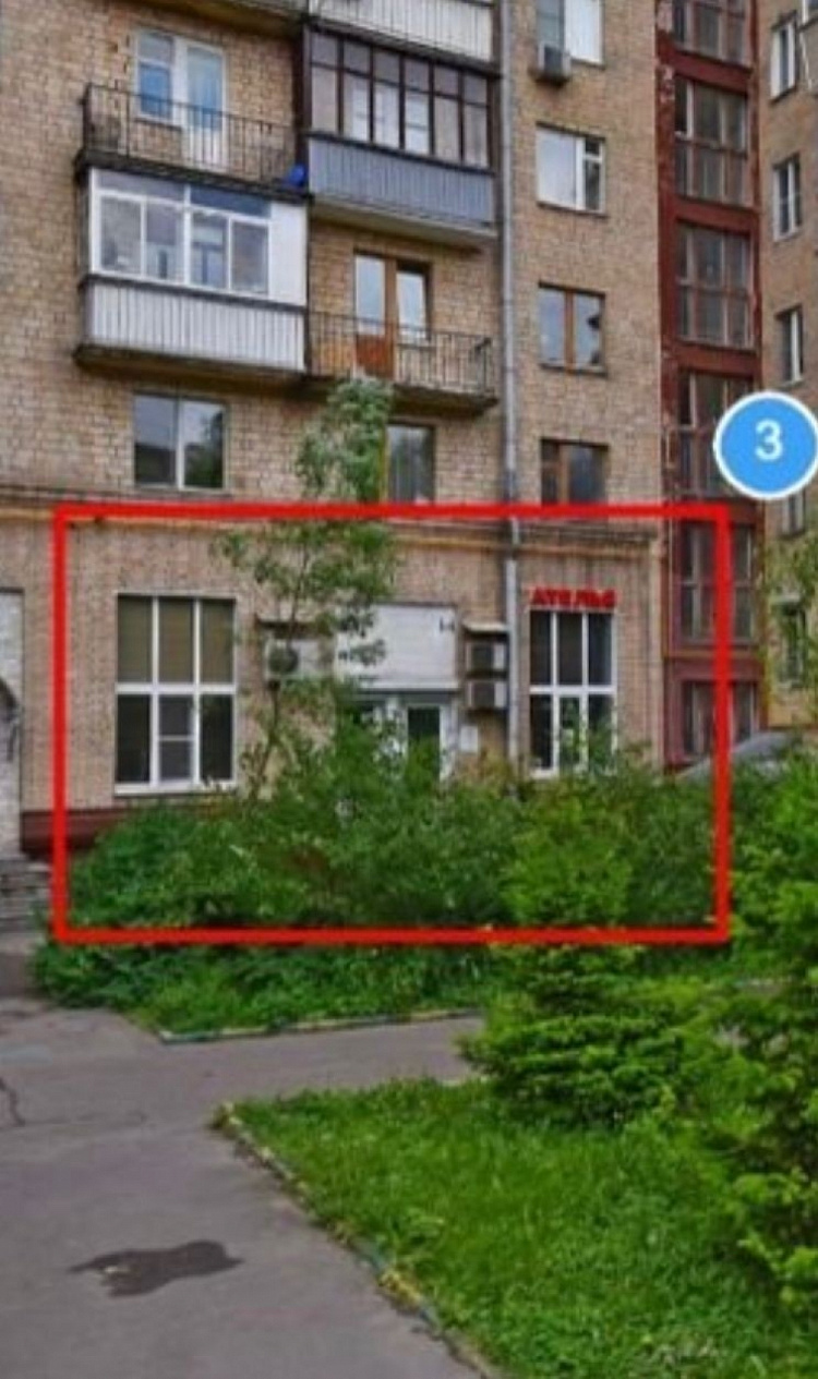 Продажа торгового помещения Жилое здание 