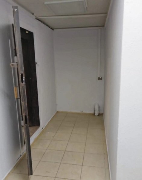 Продажа торгового помещения Жилое здание 