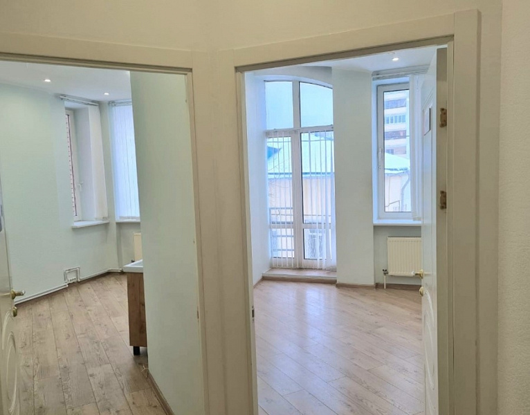 Аренда торгового помещения Жилое здание 