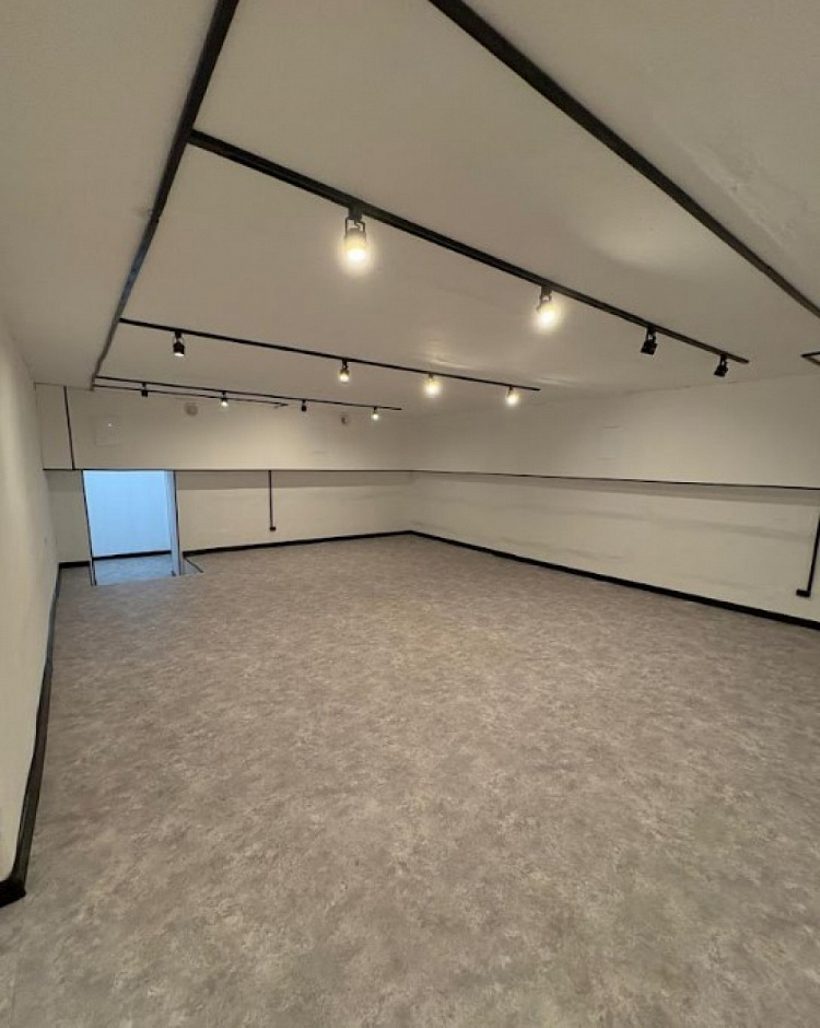 Аренда торгового помещения Жилое здание 