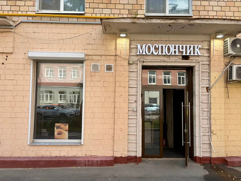 Аренда торгового помещения Жилое здание 