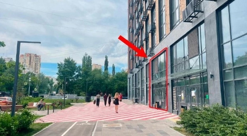 Продажа торгового помещения Жилое здание 