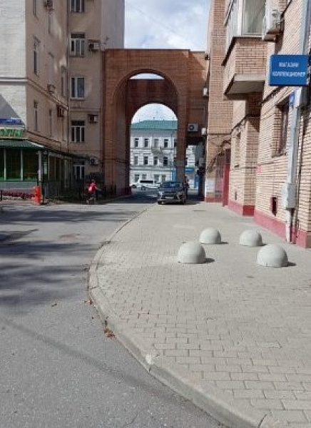 Аренда торгового помещения Жилое здание 