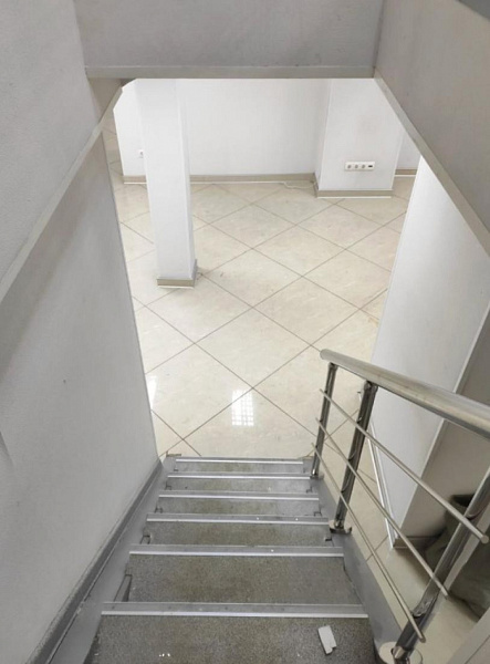 Аренда торгового помещения Жилое здание 