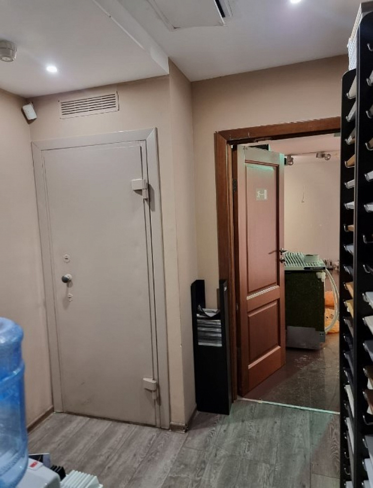 Аренда торгового помещения Жилое здание 