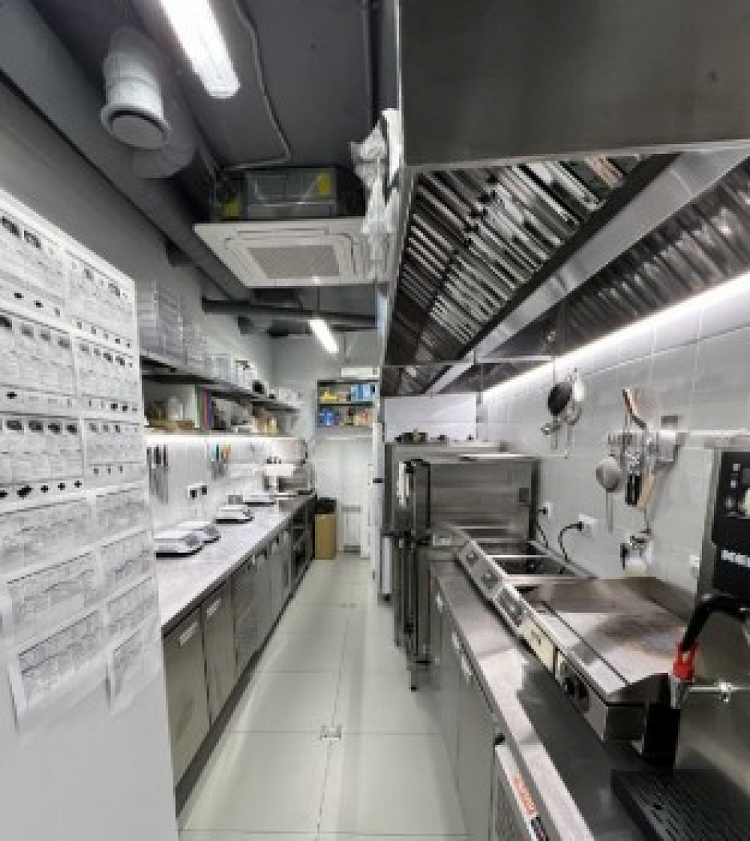 Аренда торгового помещения Жилое здание 