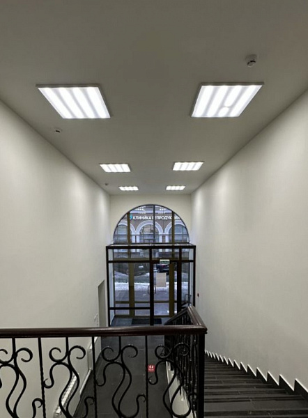 Аренда торгового помещения Жилое здание 