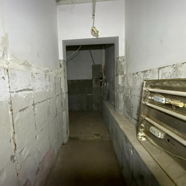 Продажа торгового помещения Жилое здание 