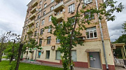 Продажа торгового помещения Жилое здание 