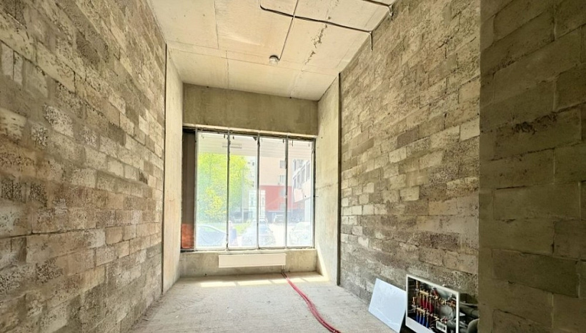 Продажа торгового помещения Жилое здание 