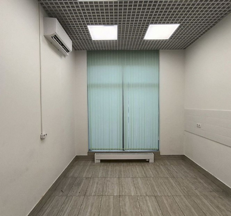 Аренда торгового помещения Жилое здание