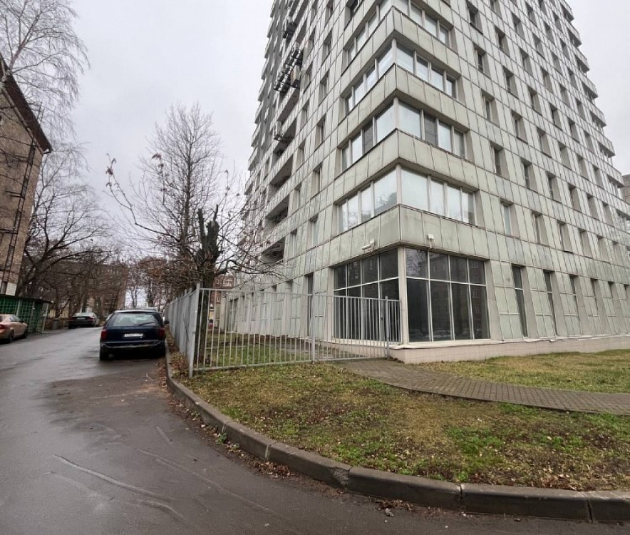 Продажа торгового помещения Жилое здание 