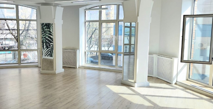 Аренда торгового помещения Жилое здание 