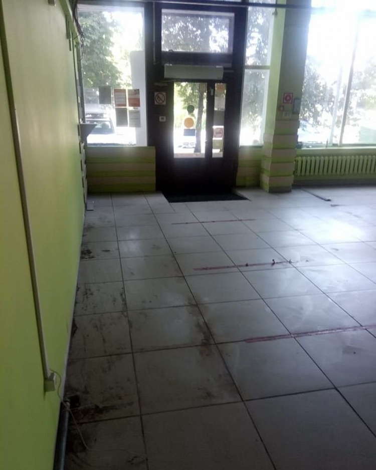 Аренда торгового помещения Жилое здание 