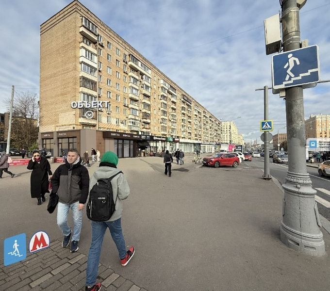 Аренда торгового помещения Жилое здание 