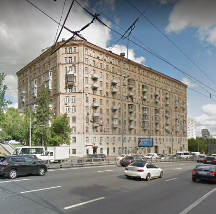 Продажа торгового помещения Жилое здание 