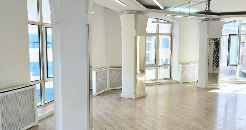 Аренда торгового помещения Жилое здание 