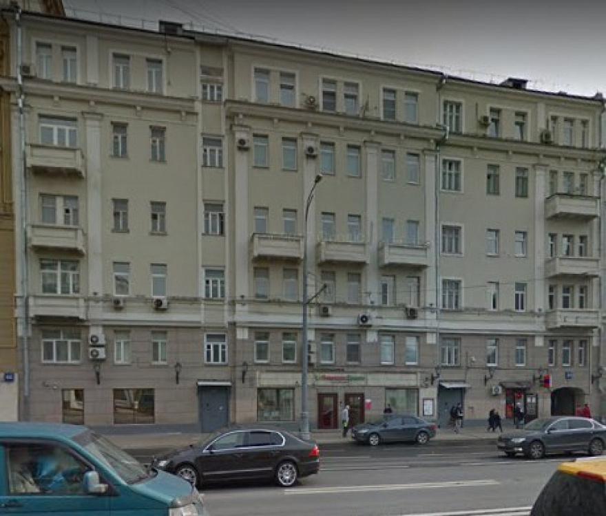 Продажа торгового помещения Жилое здание 