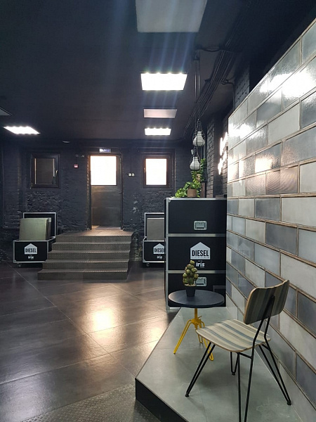 Продажа торгового помещения Жилое здание 