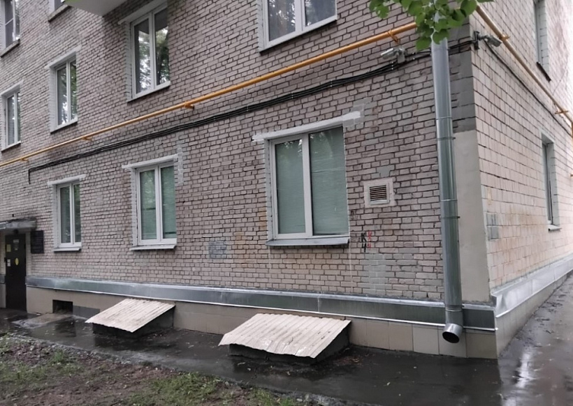 Продажа торгового помещения Жилое здание 