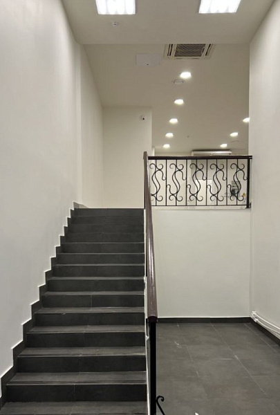 Аренда торгового помещения Жилое здание 