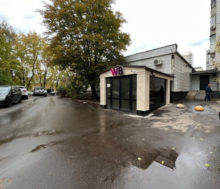 Аренда торгового помещения Жилое здание 