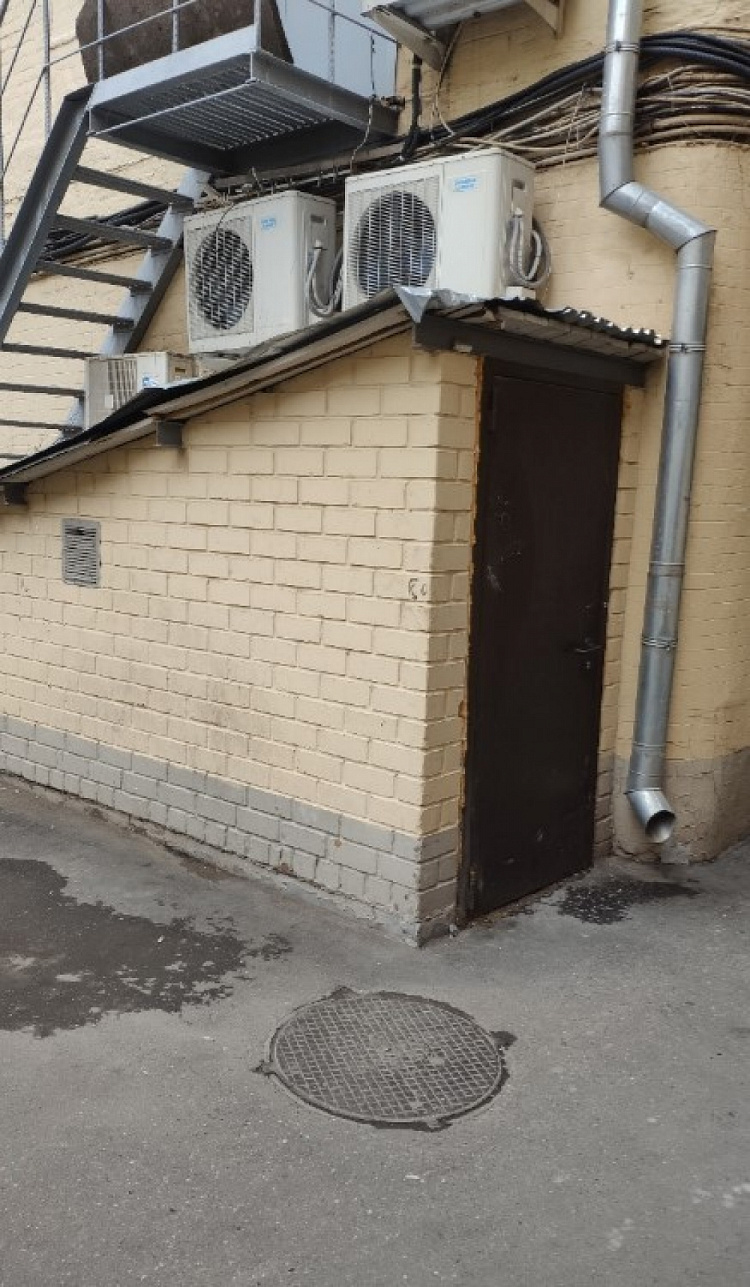 Аренда торгового помещения Жилое здание 