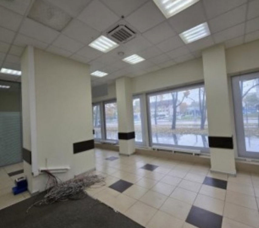 Аренда торгового помещения Жилое здание 