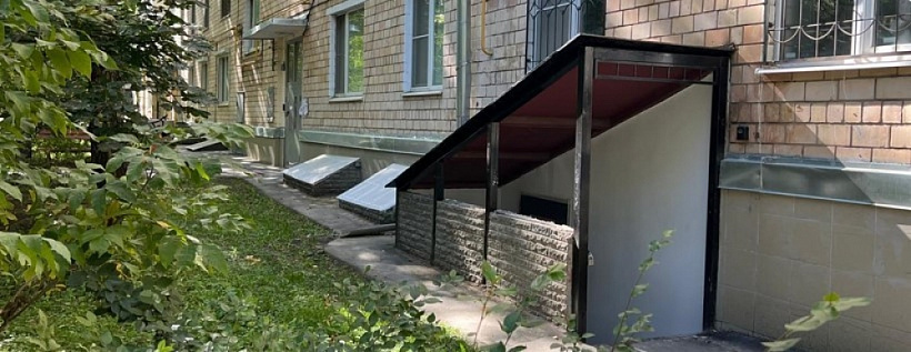 Продажа торгового помещения Жилое здание 