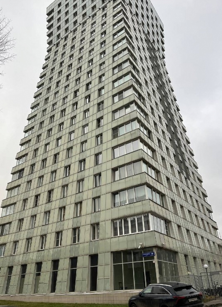 Продажа торгового помещения Жилое здание 