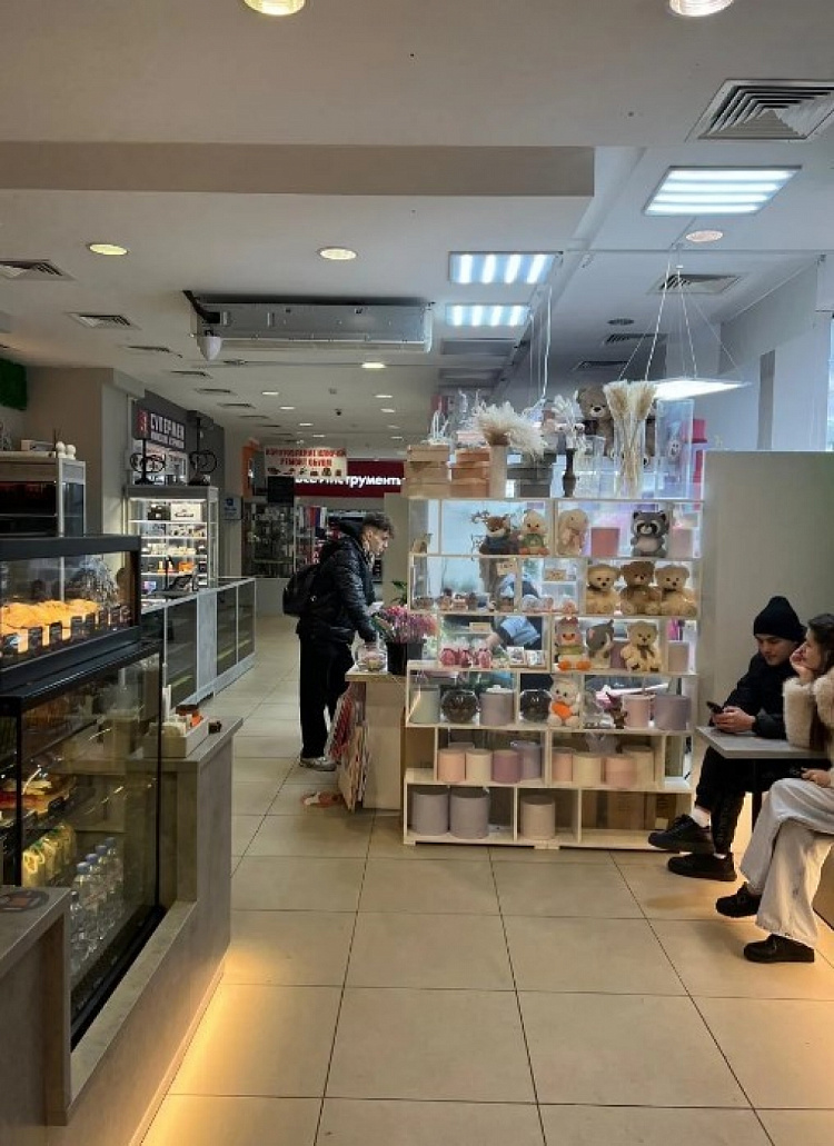 Аренда торгового помещения Жилое здание 