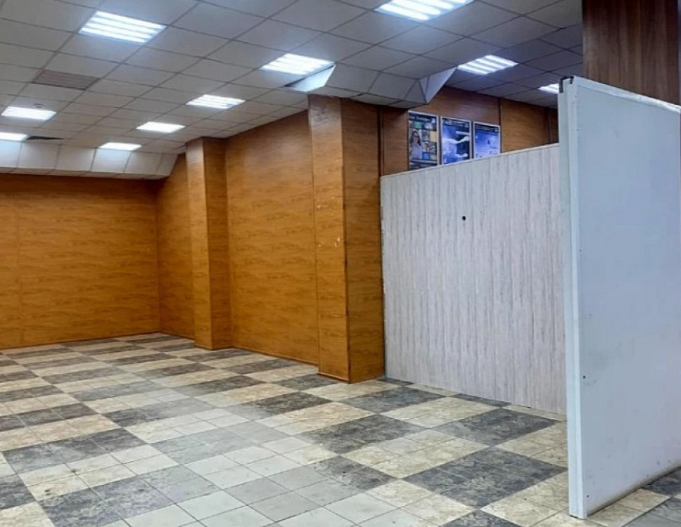Аренда торгового помещения Жилое здание 