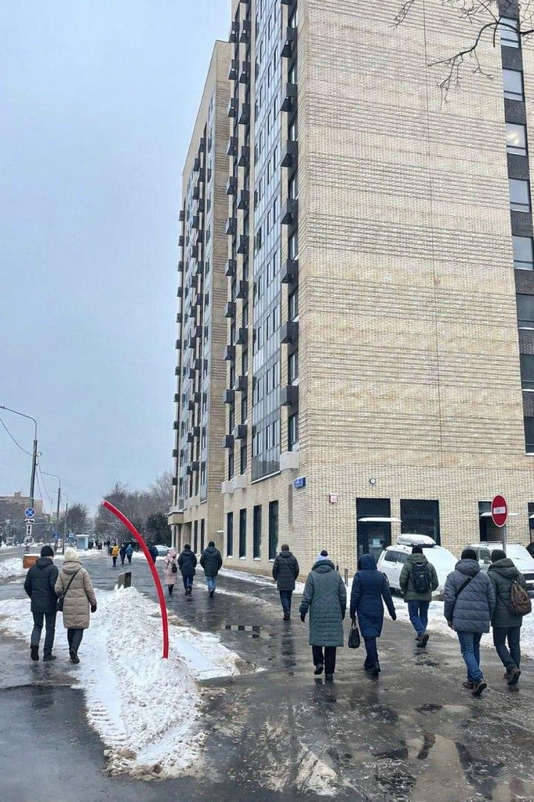 Продажа торгового помещения Жилое здание 