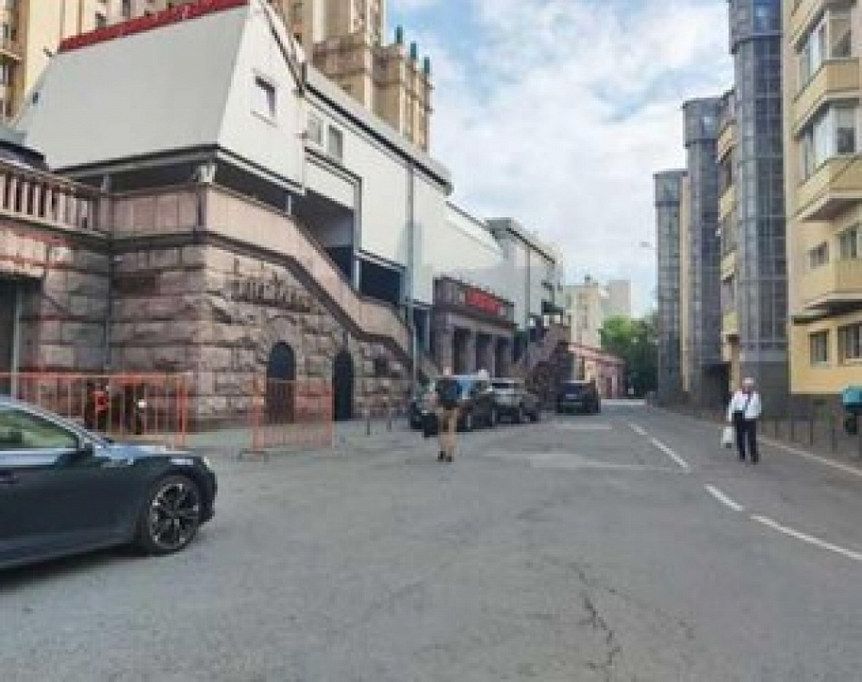 Аренда торгового помещения Жилое здание 