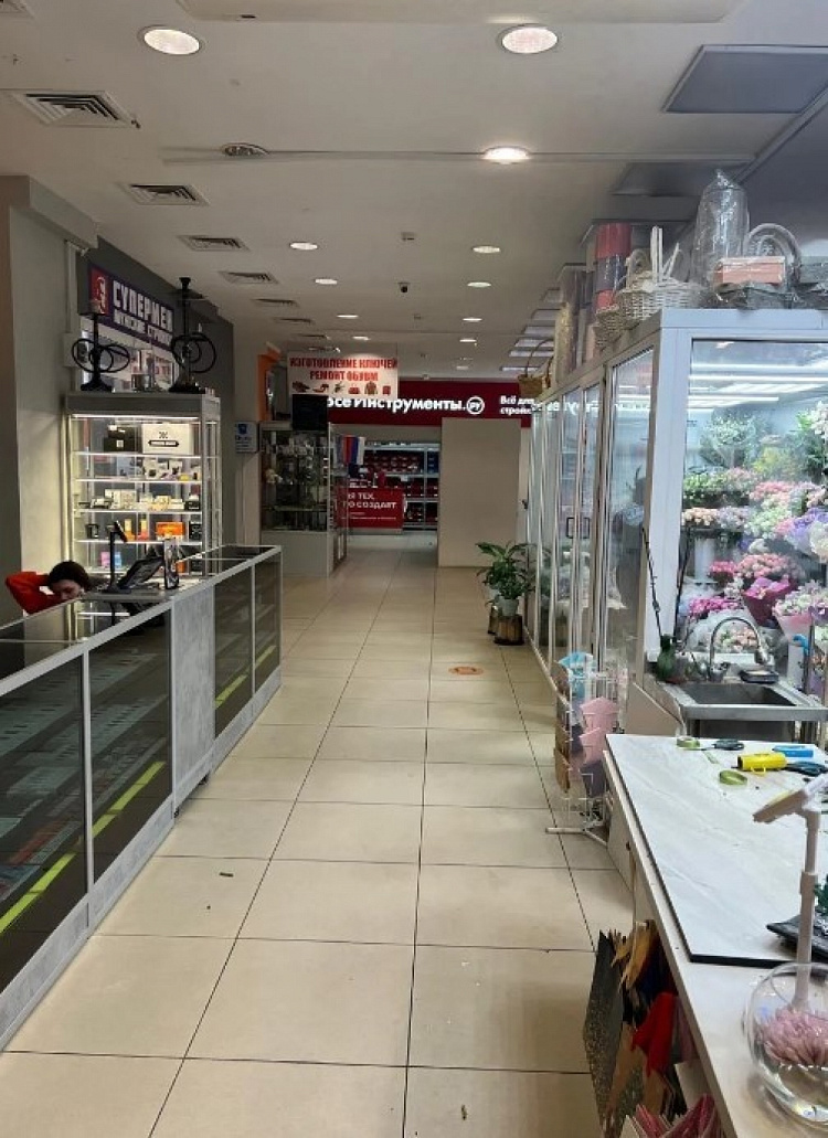 Аренда торгового помещения Жилое здание 